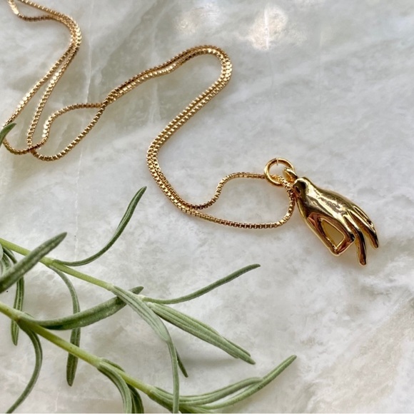 22K Gold Om Hand Necklace - Picture 8 of 11